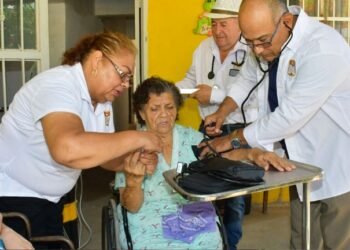 Salud H en tu Casa brinda atención médica gratuita a personas vulnerables en Hermosillo