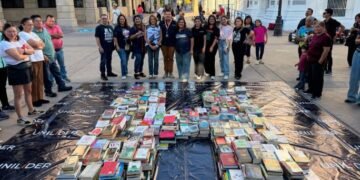 Regalan 5 mil libros en Plaza Zaragoza para fomentar la lectura