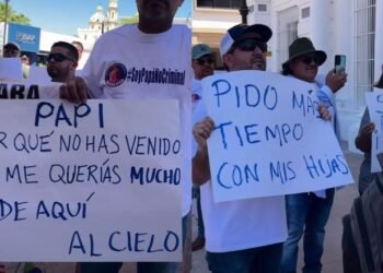 Padres de familia piden ser escuchados por autoridades judiciales en Hermosillo