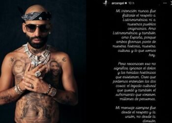 Arcángel se disculpa tras polémica por comentarios sobre la conquista de América
