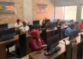 Ofrecen cursos gratuitos de tecnología y emprendimiento para mayores de 55 años