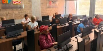 Ofrecen cursos gratuitos de tecnología y emprendimiento para mayores de 55 años