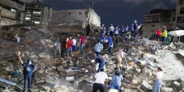 Sube a 920 la cifra de fallecidos por los terremotos en Venezuela