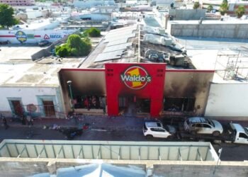 Retiran transformador del incendio en Waldo’s para nuevos peritajes