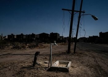 COLONIAS DEL SUR CUMPLEN MÁS DE 15 HORAS SIN LUZ POR FALLA EN SUBESTACIÓN DE CFE