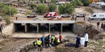 Localizan sin vida a hombre arrastrado por la corriente en canal de Hermosillo