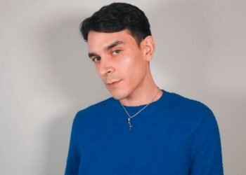 Andrés Johnson descubre deuda de 40 mil pesos por presunto robo de identidad