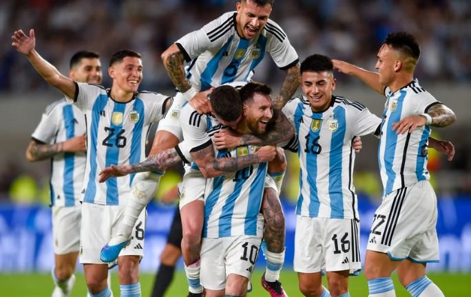 ¿Argentina ha sido favorecida por la FIFA? La polémica que enciende las redes ¿Argentina ha sido favorecida por la FIFA? La polémica que enciende las redes