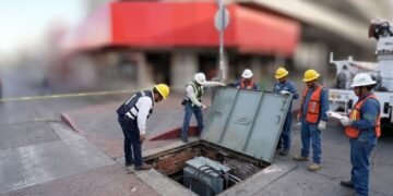 Falla en red subterránea de CFE provoca estruendo y apagón en el Centro de Hermosillo