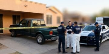 Localizan a adulto mayor sin vida dentro de un vehículo al norte de Hermosillo