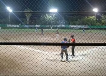 Disparos interrumpen juego de softbol en Nogales; familias buscan refugio