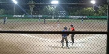 Disparos interrumpen juego de softbol en Nogales; familias buscan refugio