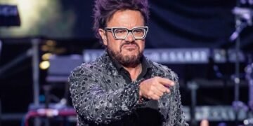 ¡ARDE EN EL ESCENARIO! Aleks Syntek enfurece en pleno Grito y la agarra contra su propio público