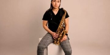 ¡Sonora suena en Suiza! Saxofonista lleva su música al mundo