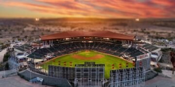 Naranjeros abre pretemporada en el Estadio Fernando Valenzuela con 28 peloteros