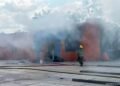 Se incendia local abandonado al poniente