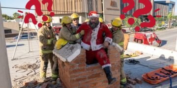🎅 ¡SANTA CLAUS LLEGÓ A HERMOSILLO TRES MESES ANTES… Y SE QUEDÓ ATORADO! 😂