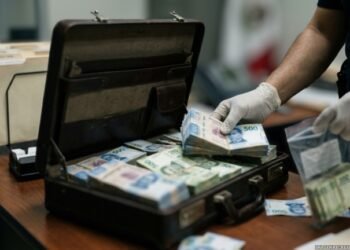 ¡0 mil pesos de puro cuento! Cae mujer que inventó sindicato para estafar a empresario
