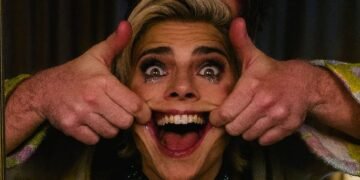 ¡La maldición cambia de manos! David Bruckner sería el nuevo director de Smile 3