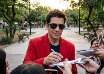 EL HIJO PRÓDIGO REGRESA A CASA: HERMOSILLO SE ENTREGA A YAHIR TRAS HACER HISTORIA EL HIJO PRÓDIGO REGRESA A CASA: HERMOSILLO SE ENTREGA A YAHIR TRAS HACER HISTORIA