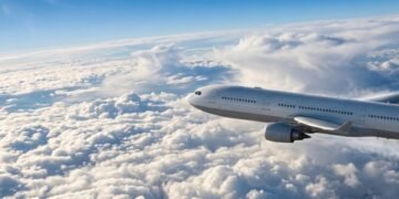 VOLARIS SUSPENDE VUELOS EN EL PACÍFICO POR EL PASO DEL HURACÁN SIMÓN