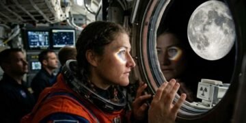 Christina Koch relata su experiencia como la primera mujer en orbitar la Luna