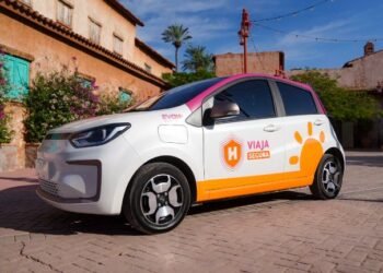 ¡Se pone en marcha “Viaja Segura”! Mujeres conducirán 20 taxis eléctrico
