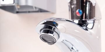 ¡Regresa el agua! Restablecen el servicio tras fallas en más de 15 colonias
